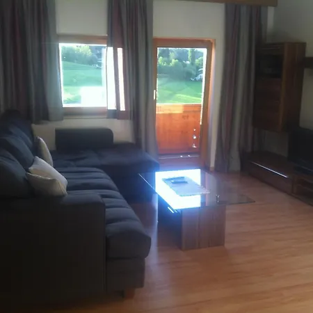 Peer * インスブルック